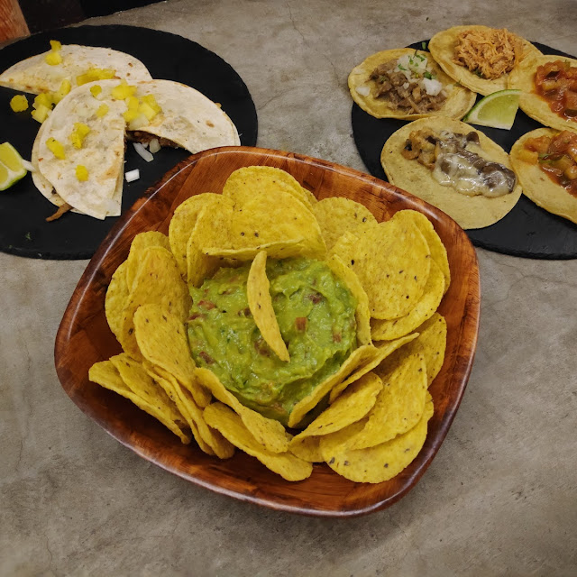 Nachos Con Guacamole