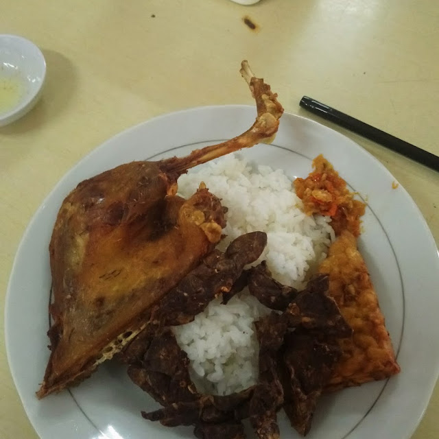Bebek Goreng