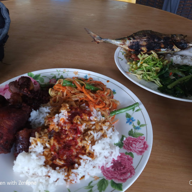Nasi Berlauk