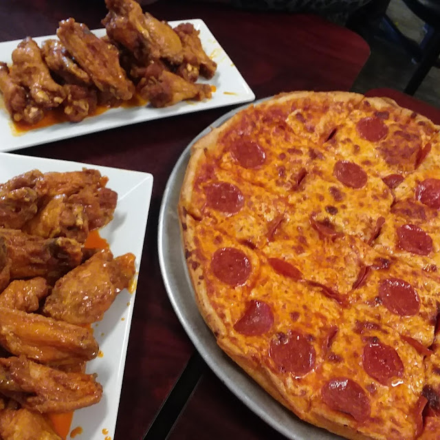 lg Pepperoni and Wings