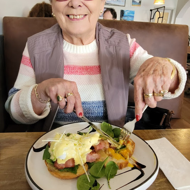 Eggs Benedict