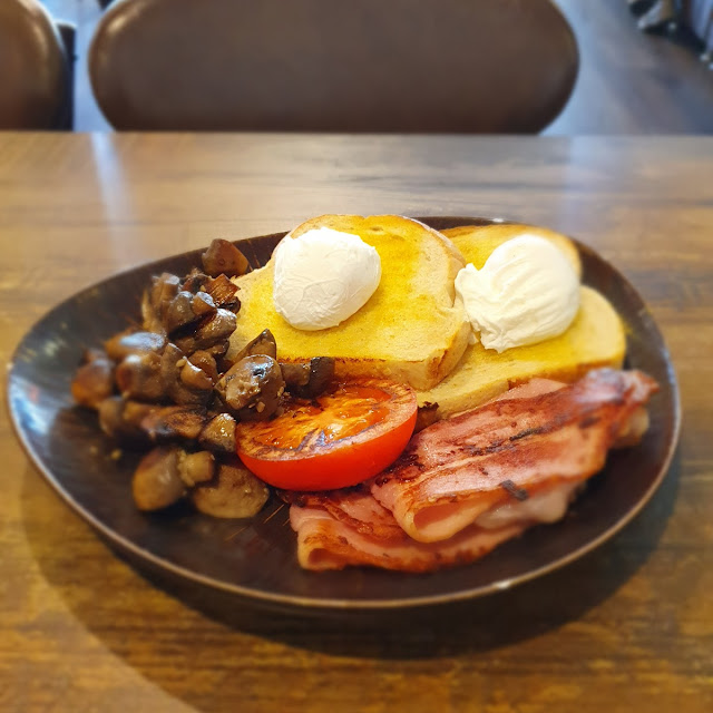 Poached Eggs on Toast with Butter Fried Mushrooms and Bacon