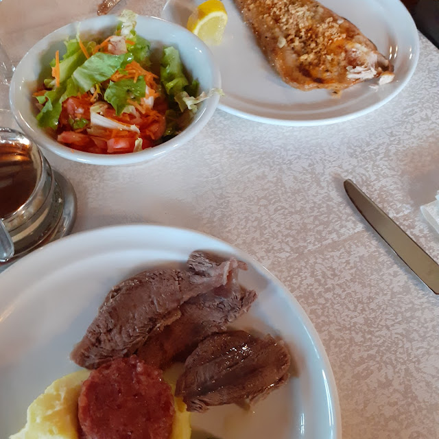 Trota Gratinata Lesso Cotechino Polenta Insalata Mista E Verdure Cotte