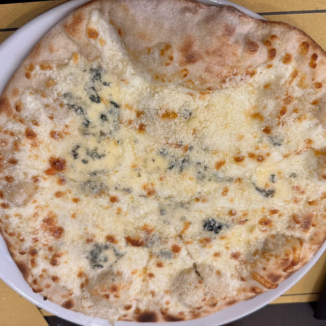 Pizza Ai 4 Formaggi