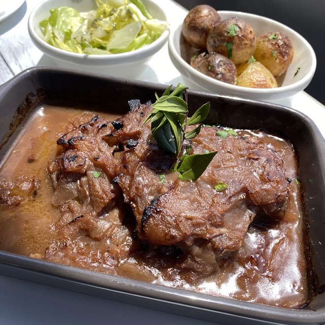Rôti de Porc À la Myrte