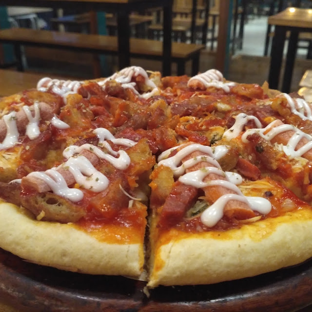 Topping Pizza Dalam Satu Loyang Pizza