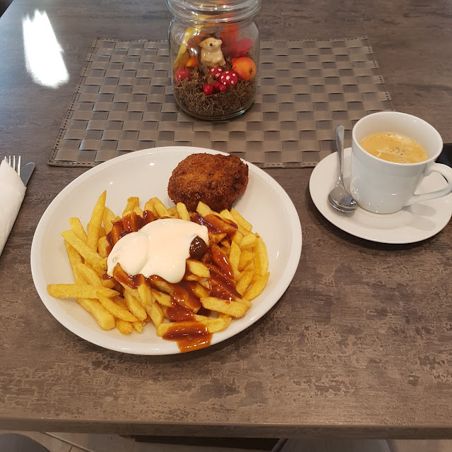 Frikadelle Mit Pommes Frites
