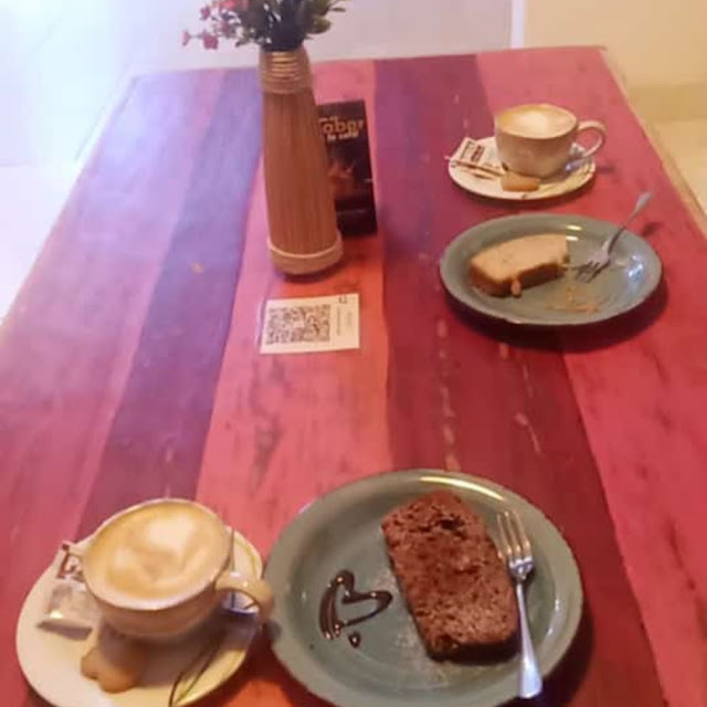 Capuchino Con Torta