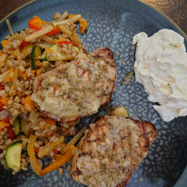 Rücken Vom Eifelschwein Mediterran Mit Gerste Risotto Und Gemüse