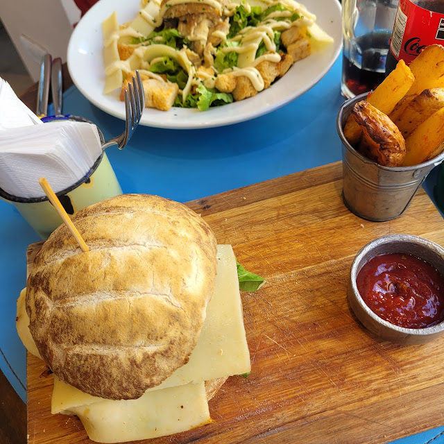 Sandwich de Pollo Con Curry