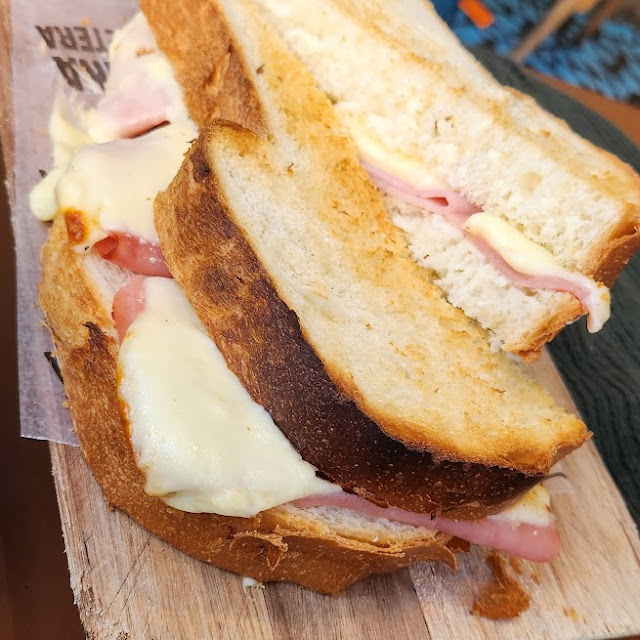 Tostado de Jamón Y Queso
