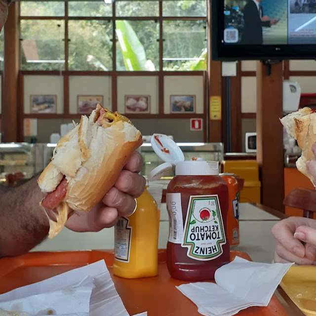 Calabresa Com Queijo