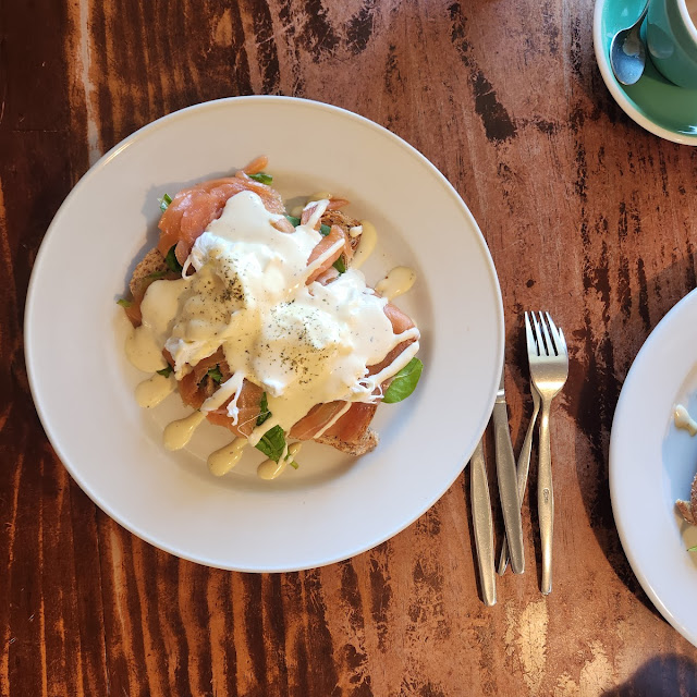 Salmon Benedict