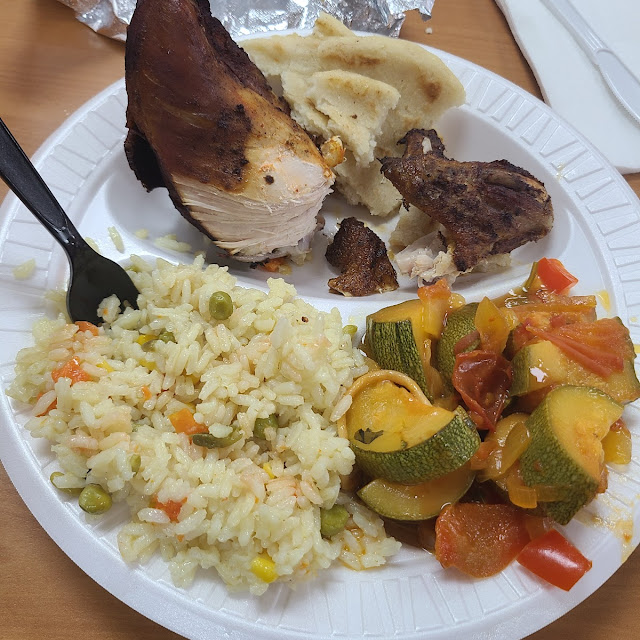 Pollo Asado Con Arroz Y Pipianes Entomatados