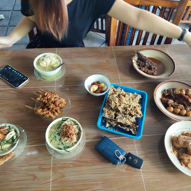 Soto Ayam Khas Kudus Mbak Lin