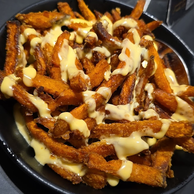 Chips Americane Con Fonduta Di Cheddar
