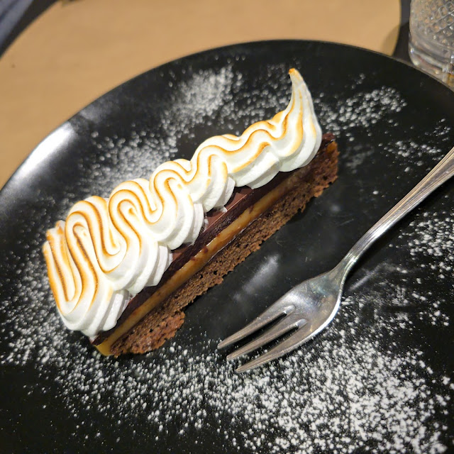 Via Lanterna Cake
