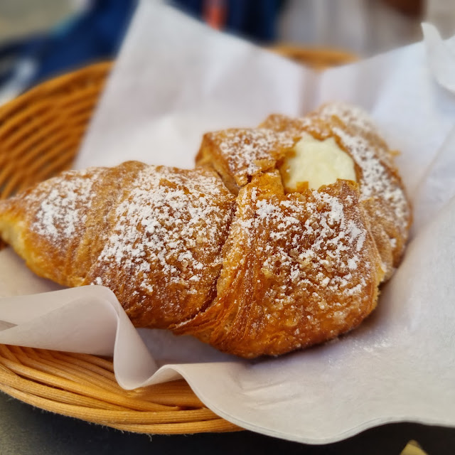 Pistachio Croissant