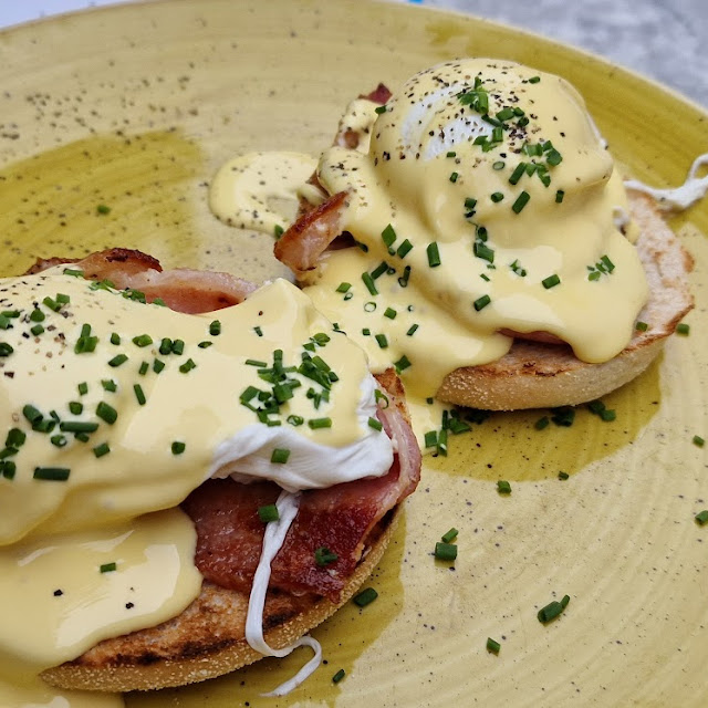 Hollandaise Bop