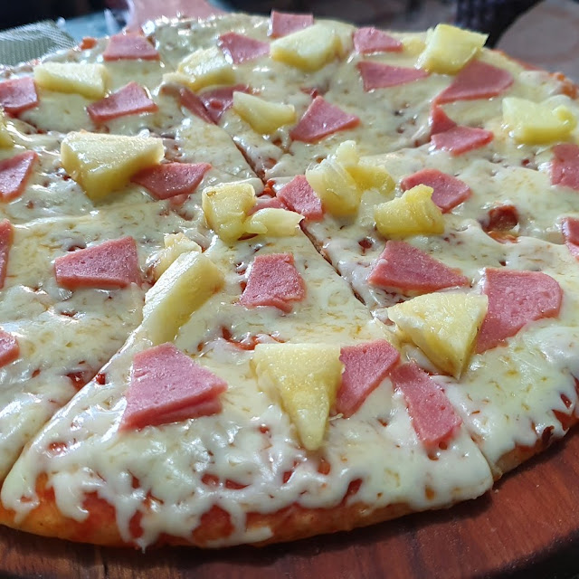 Hawaiian Pizza