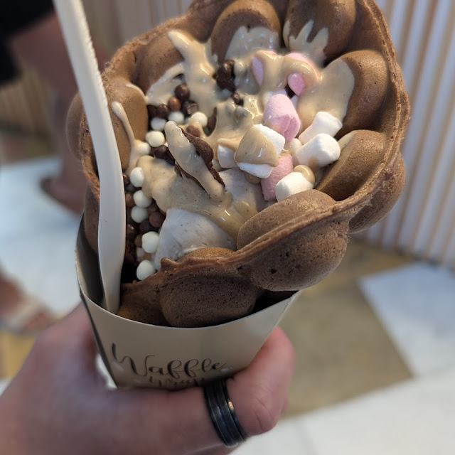 Waffle Wrap Banana Split