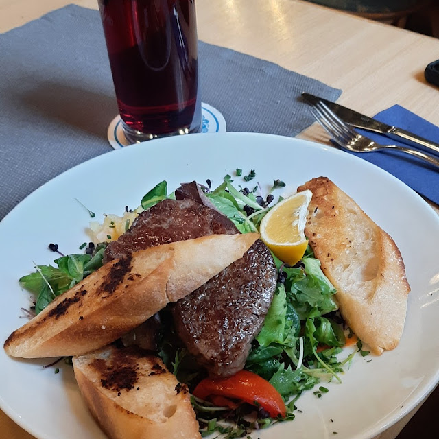 Rinderhüftsteaks Auf Salat