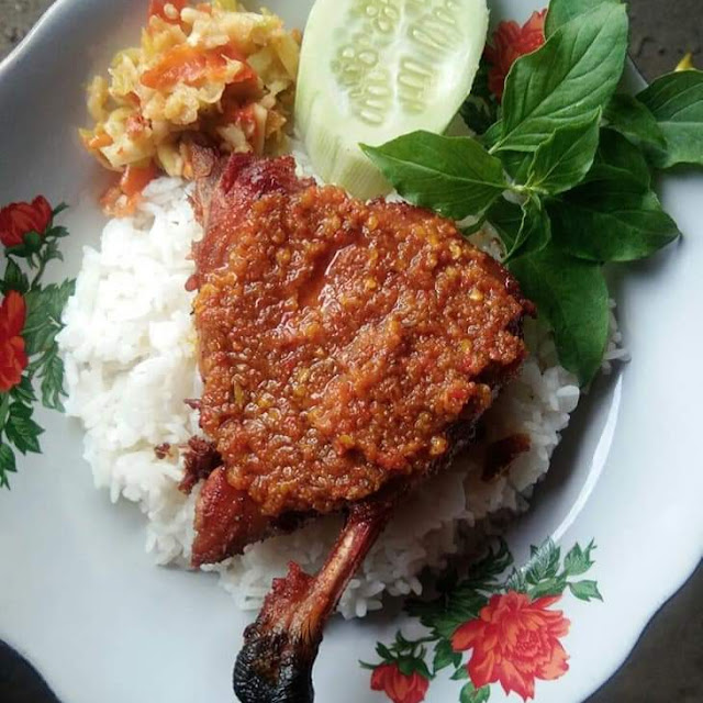 Bebek Bumbu Pedas
