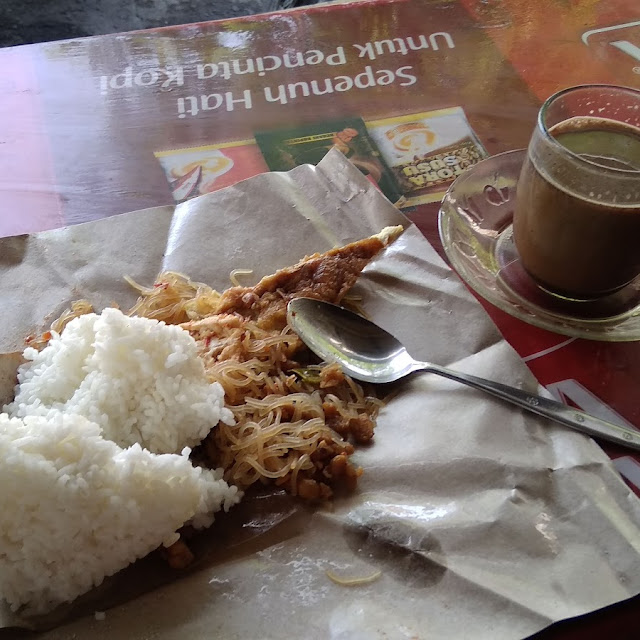 Nasi Bngkus Kopi Susu