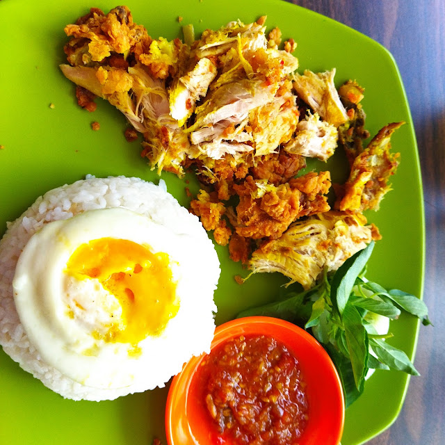 Ayam Geprek Telor Mata Sapi