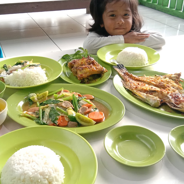 Ikan Bakar Dan Ayam Bakar Madu