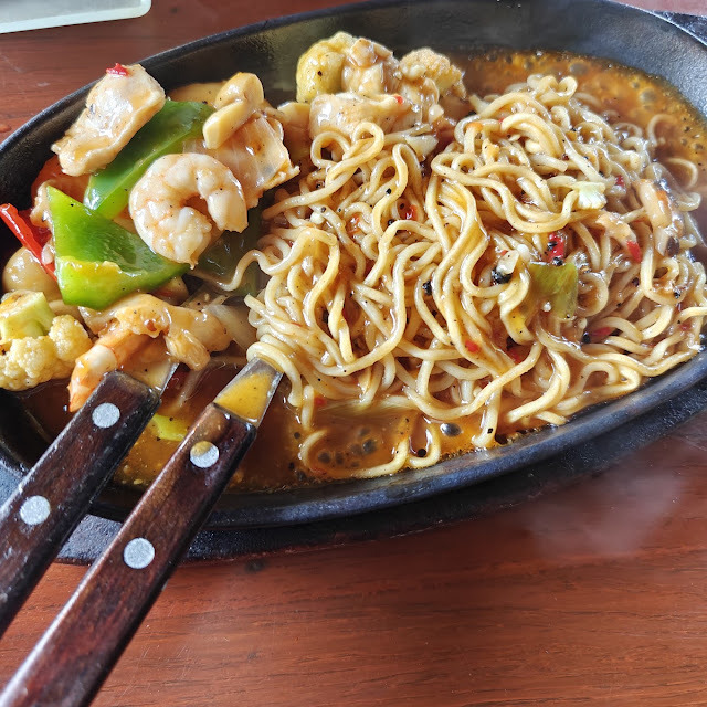 Mie Seafood Hotplate
