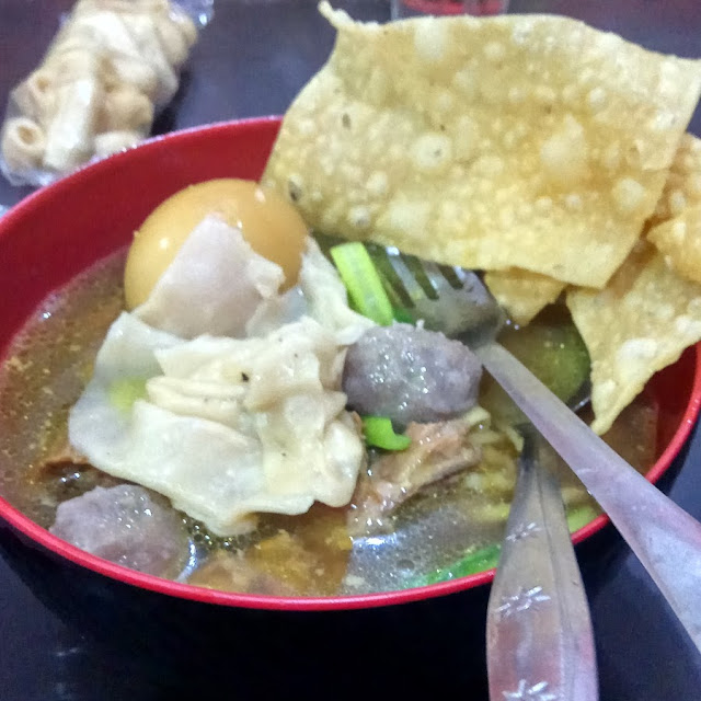 Mie Pangsit Komplit