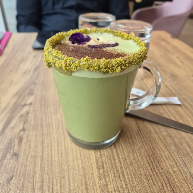 Pistachio Latté