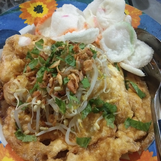 Tahu Telor Lontong