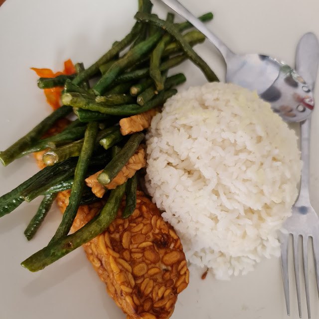 Nasi Campur Kacang Panjang & Tempe Goreng