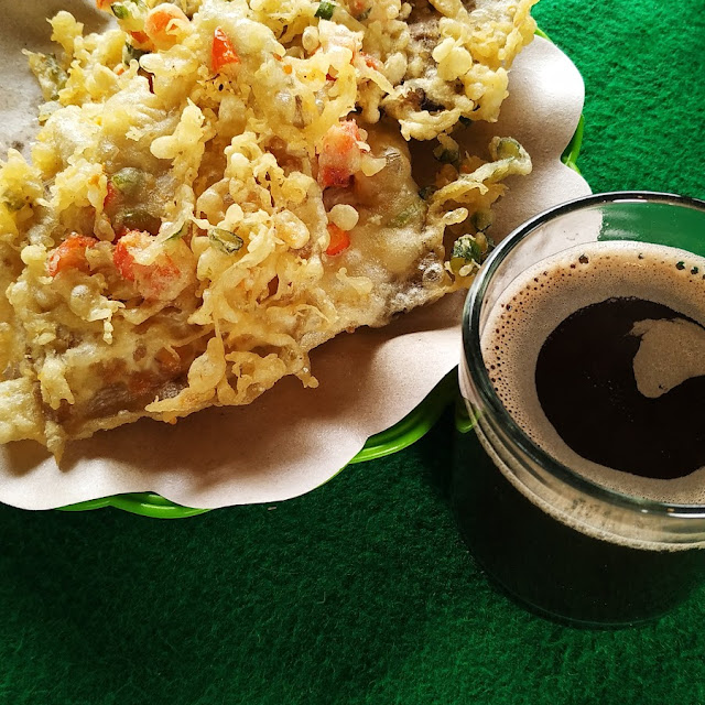 Mendoan Dan Kopi Hitam