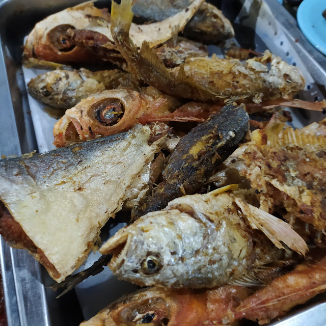 Kepala Ikan Goreng