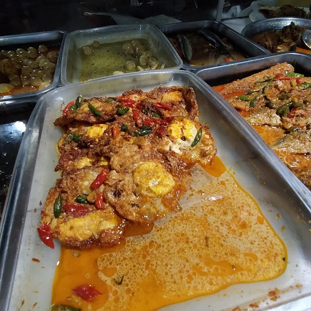 Telur Ceplok Kuah Pedas