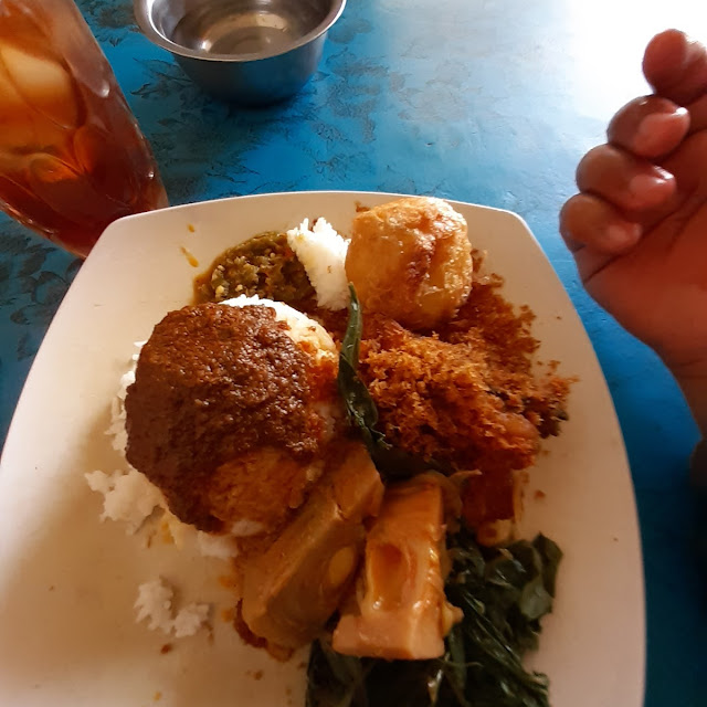 Nasi Padang Ayam Goreng Perkedel Kentang