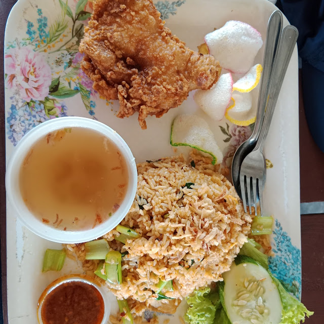 Nasi Goreng Ayam Penyet