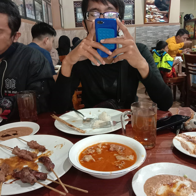 Sate Dan Gule Kambing