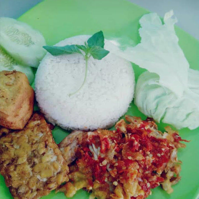 Ayam Geprek Buk Juli