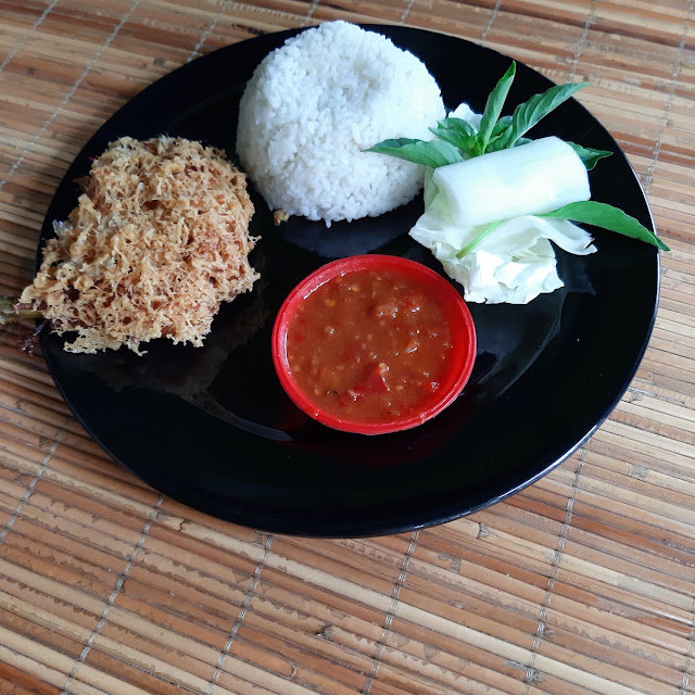 Ayam Kremes Tulang Lunak Sambel Bawang