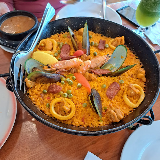 Gambas Con Chorizo Tray 5-6 Pax