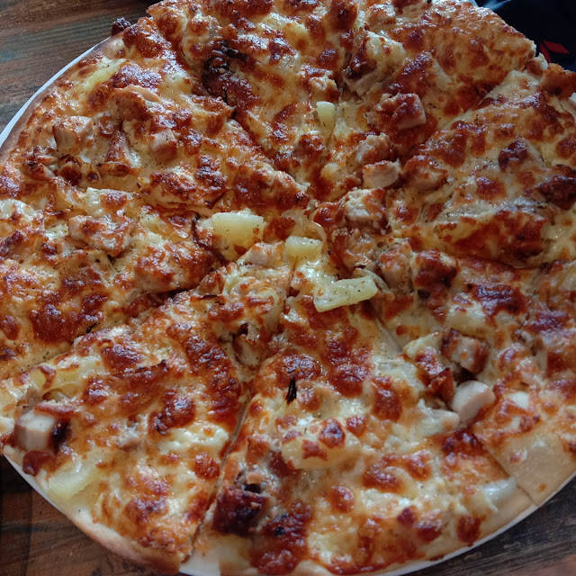 Hawaiian Pizza