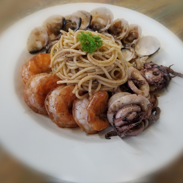 Seafood Aglio Olio