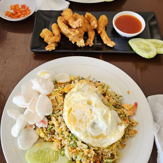 Fried Noodles with Fried Egg