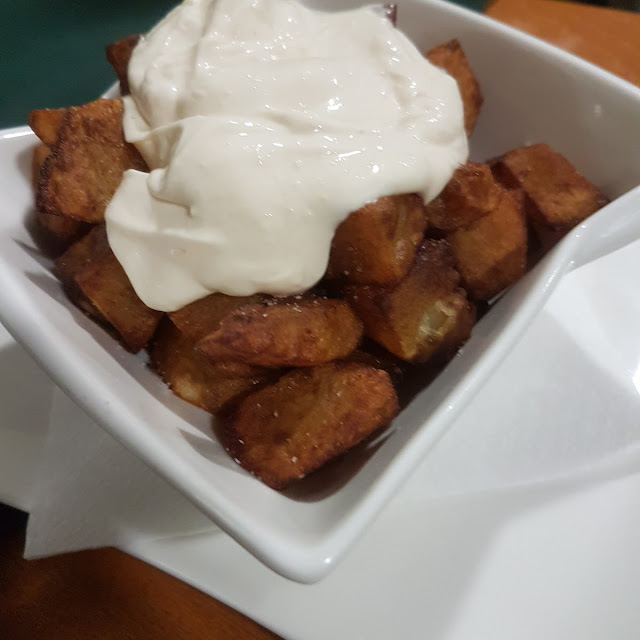 Bravas