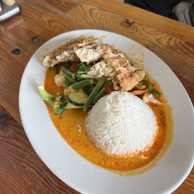 Crispy Duck Curry Rice