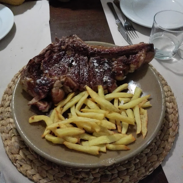 Chuleton Con Patatas Fritas